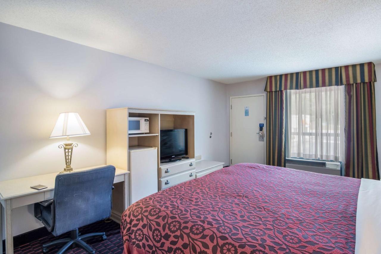 King Room - Disability Access - Non-Smoking