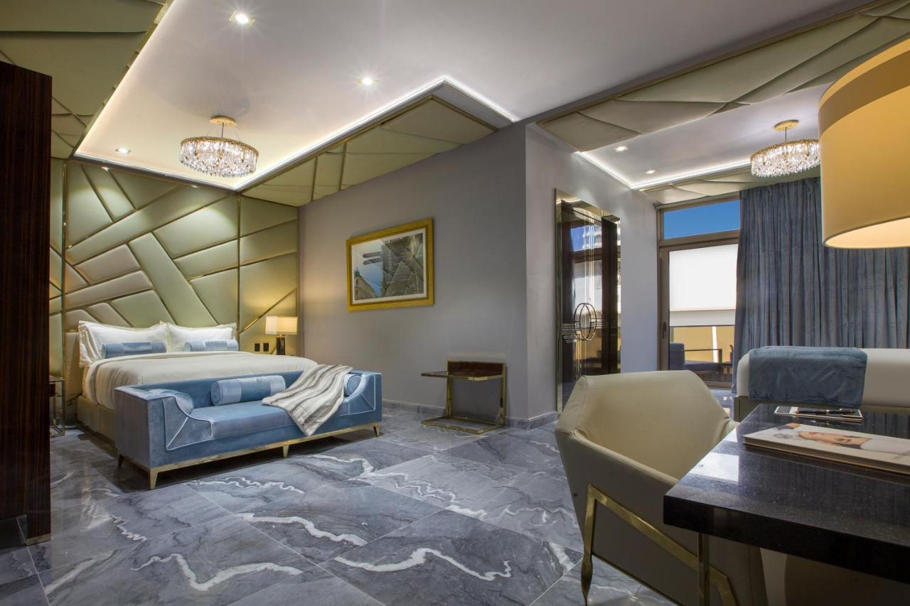 Gallery Suite with Balcony,751741133:JPEG