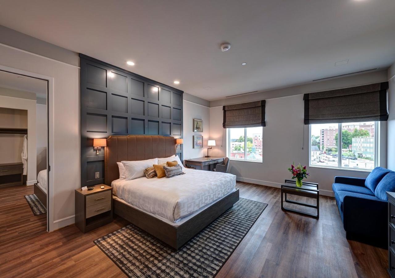 Executive King Room,751533134:JPEG