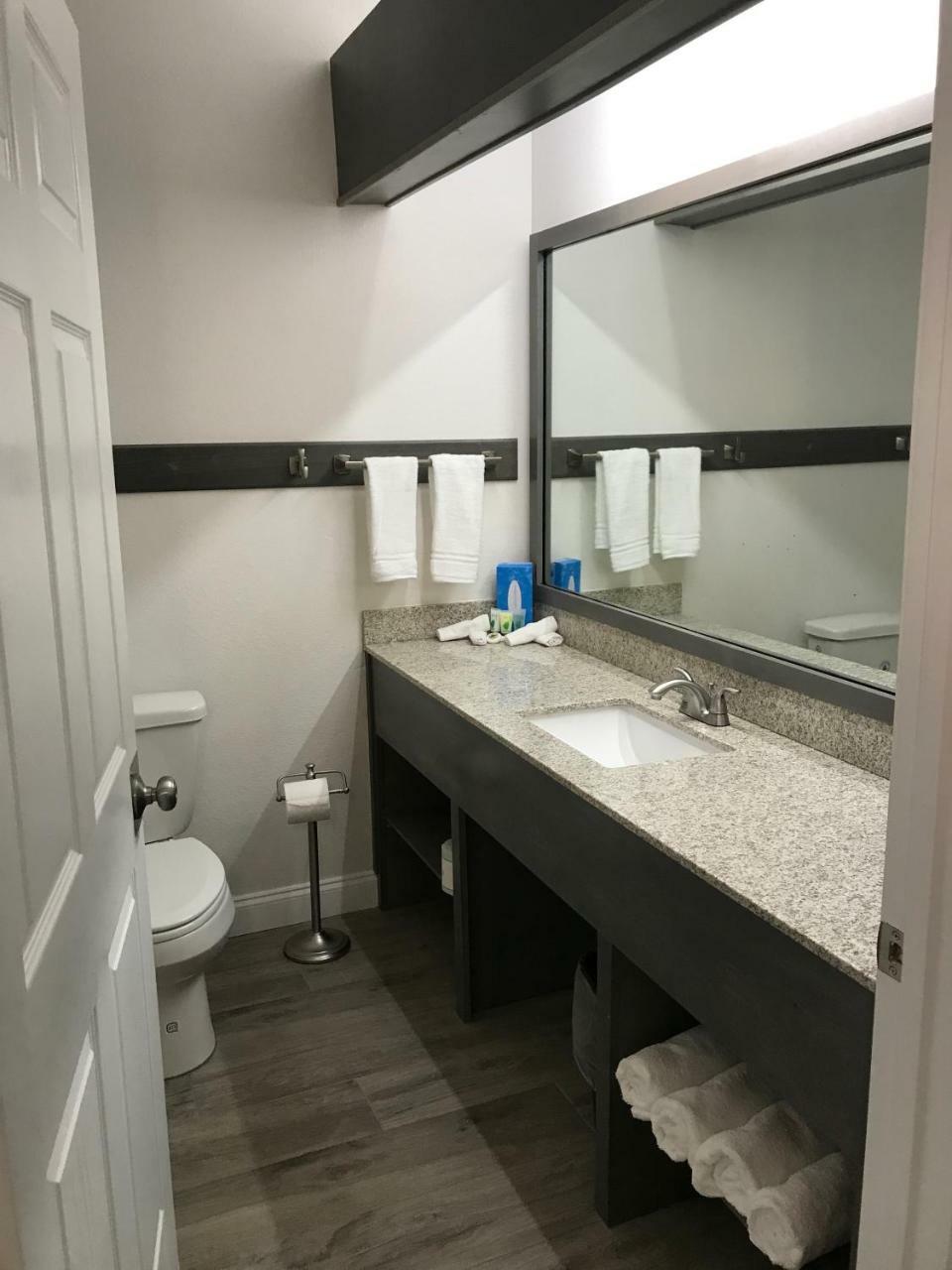 Deluxe Double Room - Main Level