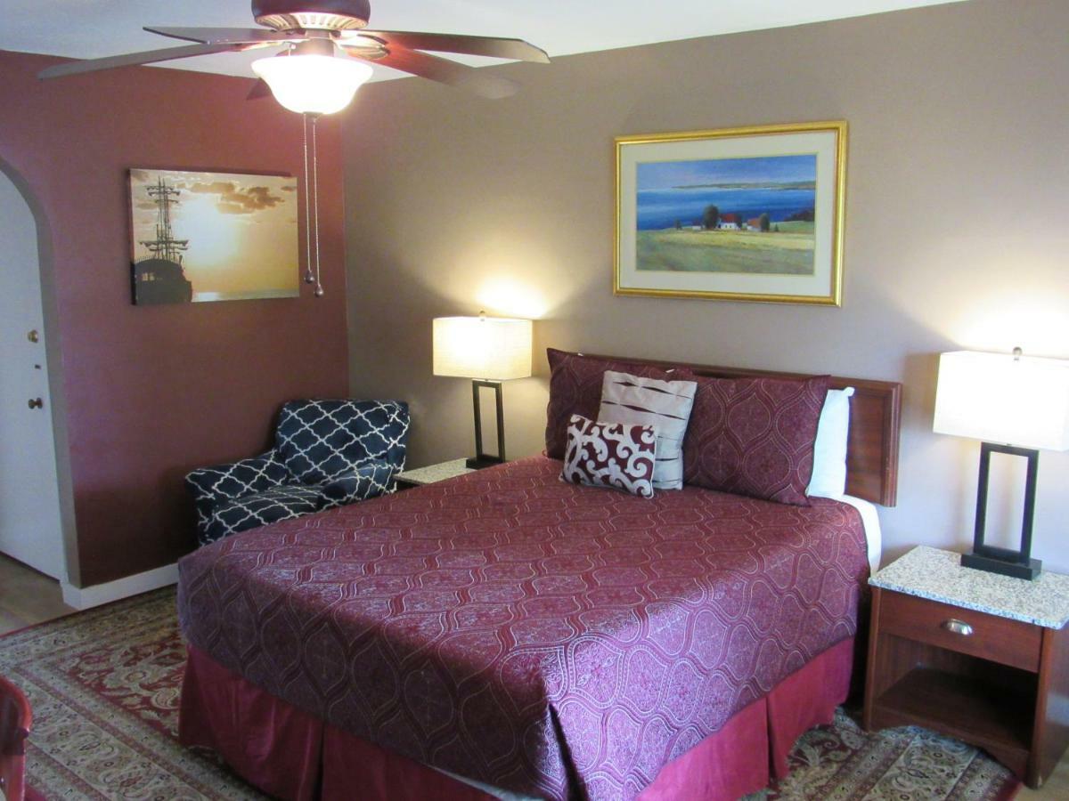 Deluxe Double Room with Extra Bed