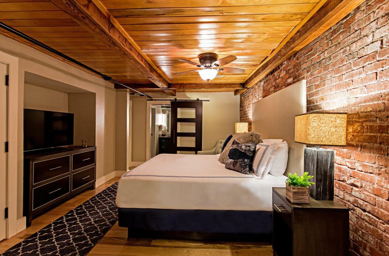 Luxury Two-Bedroom Suite Terrace,798971400:JPEG