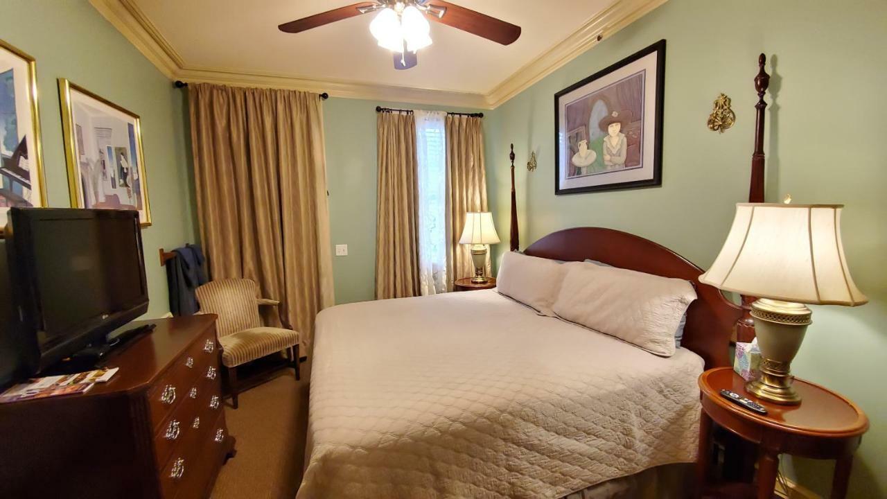 Standard King or Twin Room