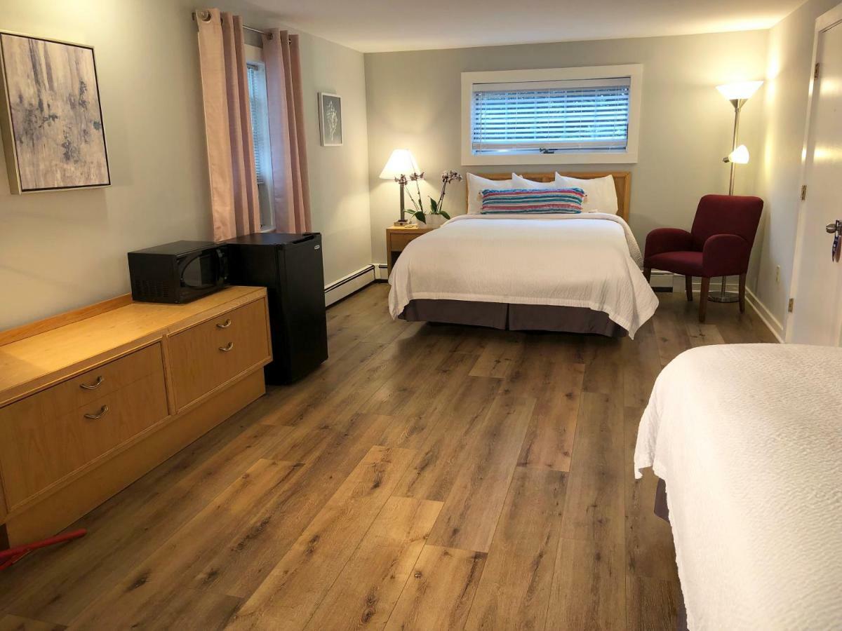 Deluxe Queen Room Two Queen Beds Disability Access,813236325:JPEG