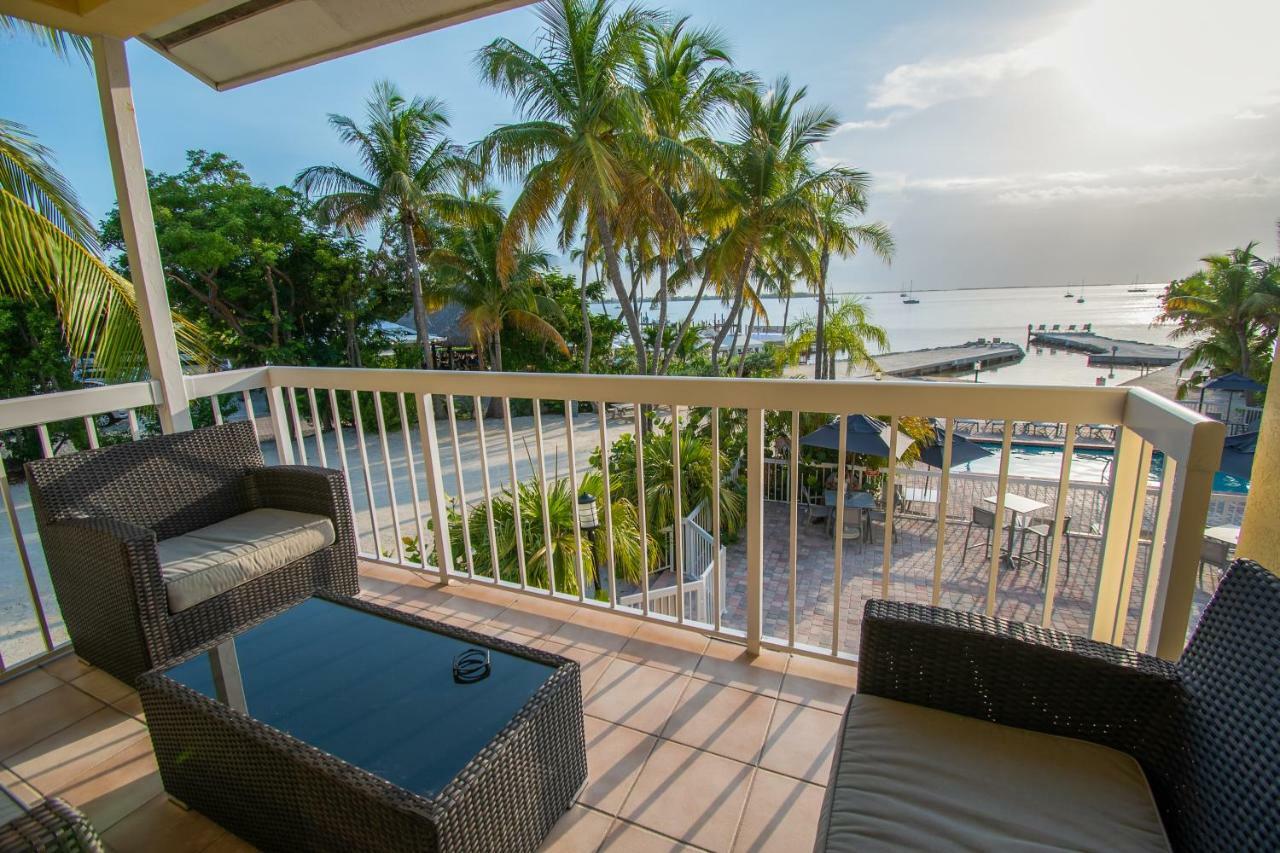 Premier One Bedroom Waterfront Suite Bayview with Sofabed