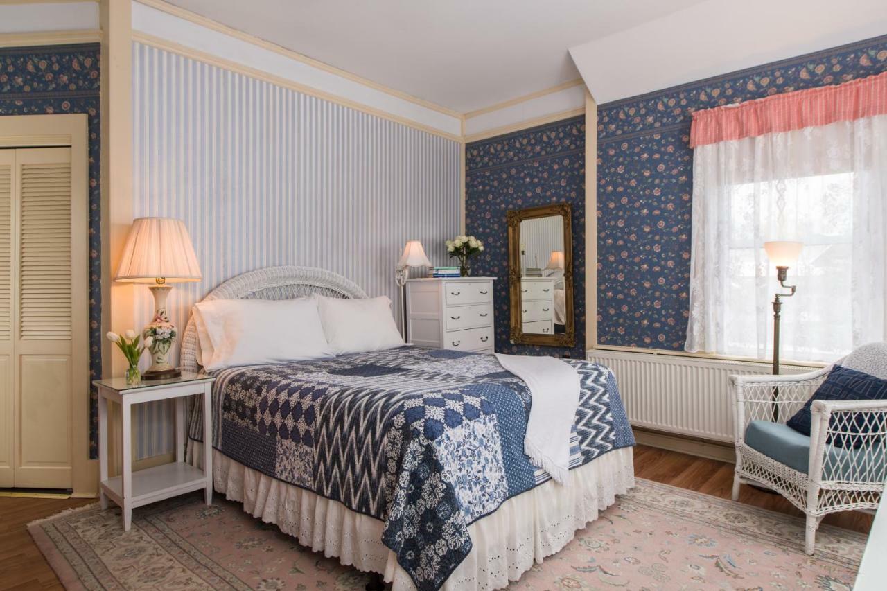 Deluxe Queen Room Louisburg,1758337543:JPEG
