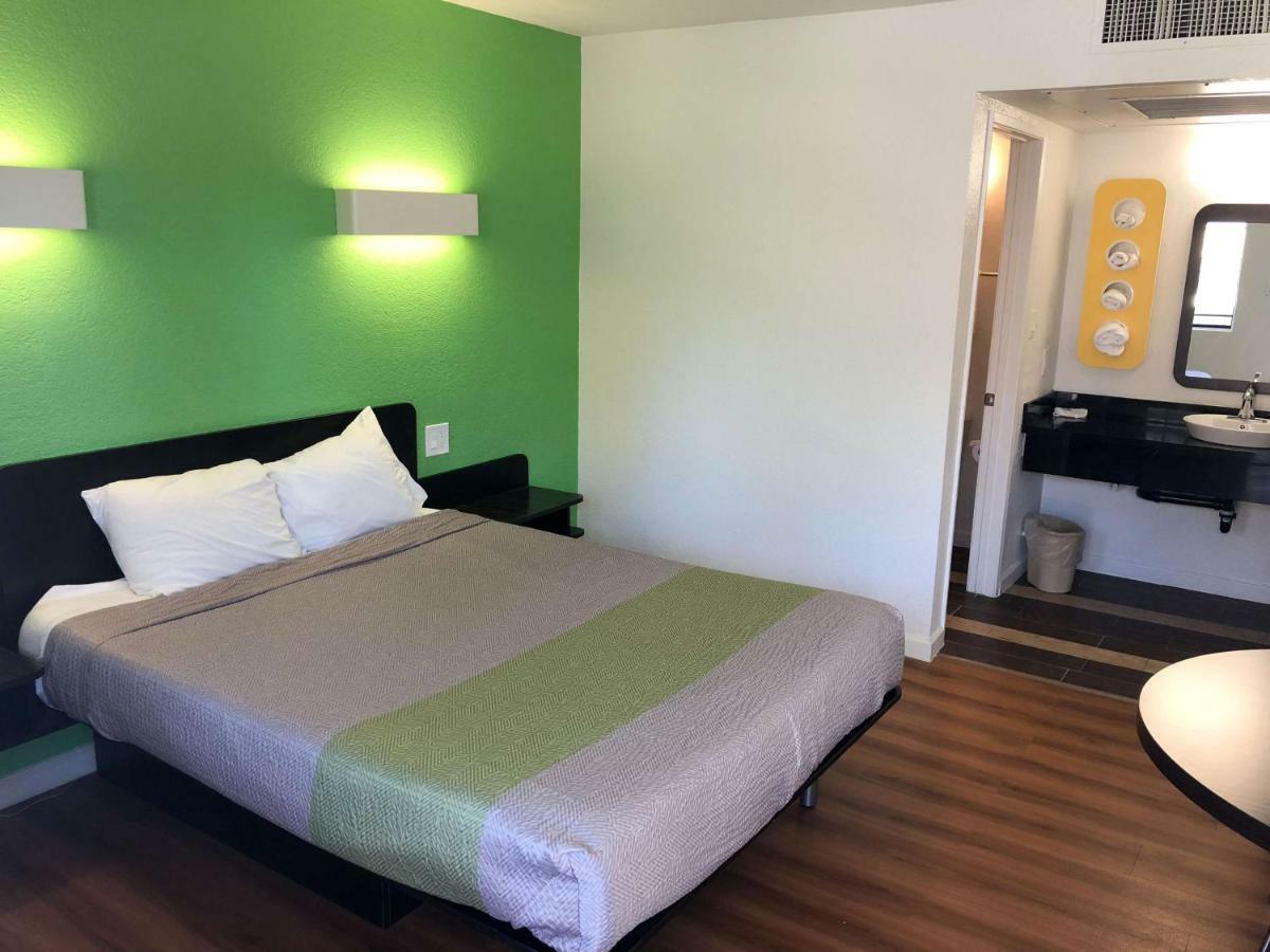 Queen Room - Disability Access,704470618:JPEG