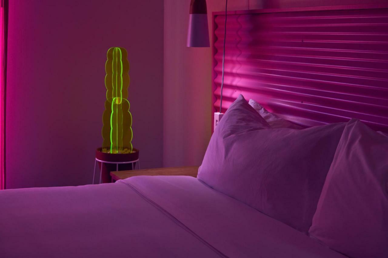 King Room with Pool View,909926614:JPEG