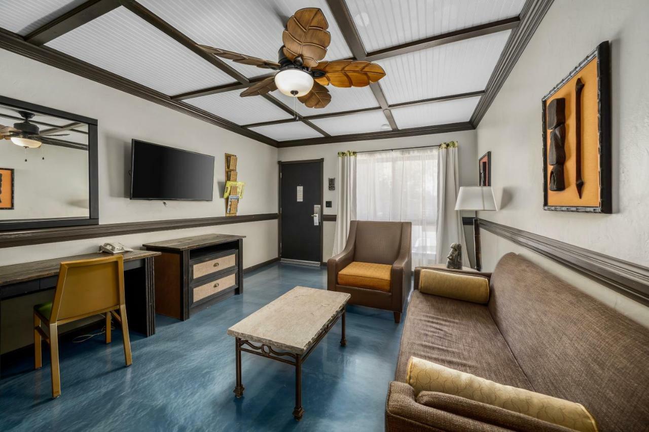 King Suite,909976018:JPEG