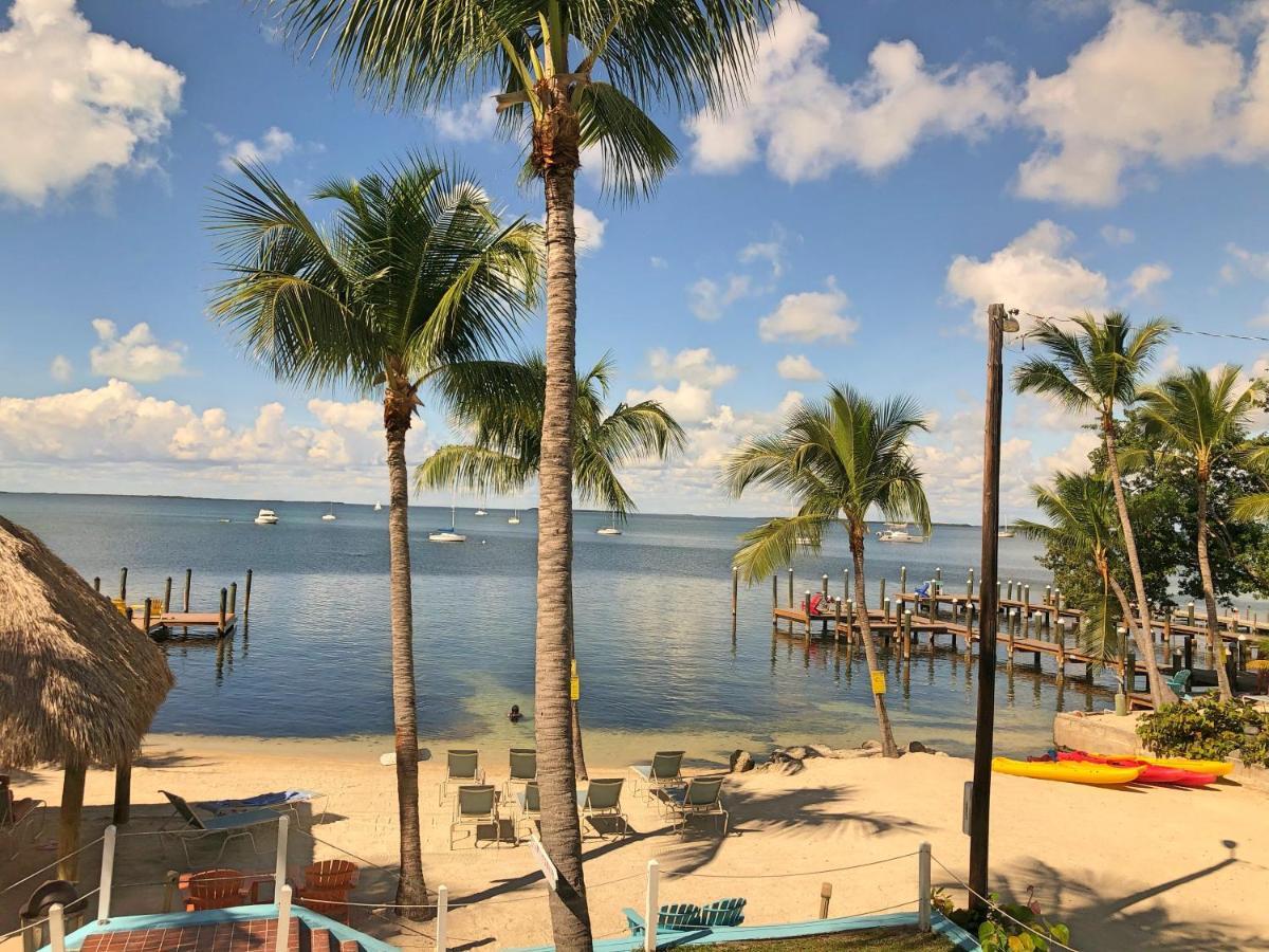 Paradise King Waterfront Suite