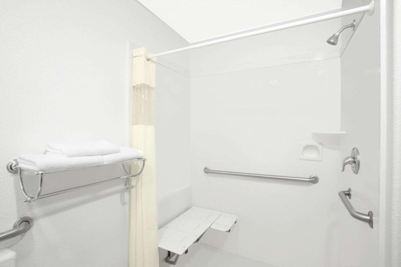 King Room - Mobility Access/Non-Smoking