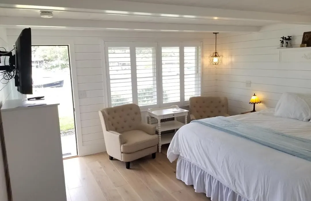Auberge On The Cove-1
