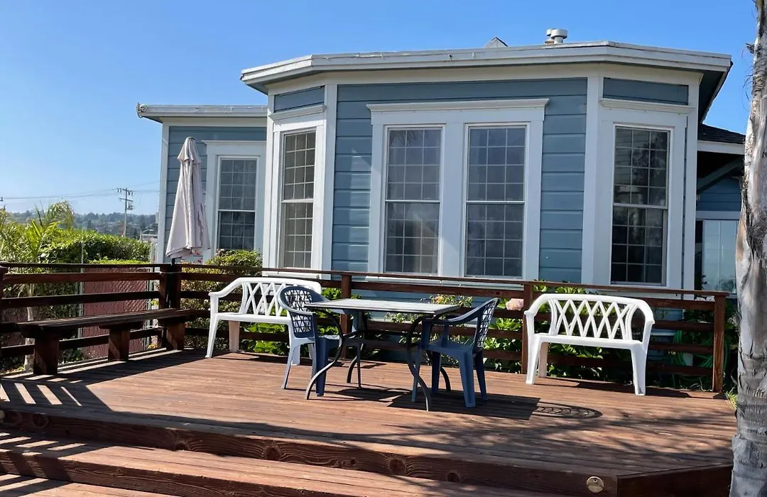 Edgewater Beach Inn & Suites-1