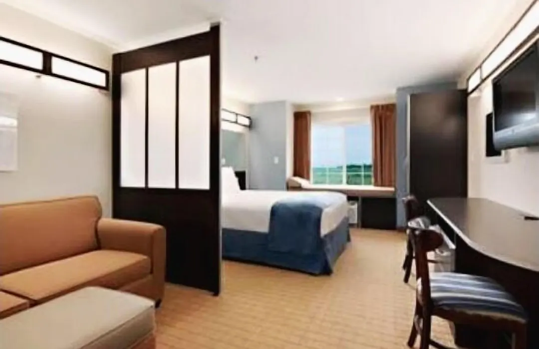 Three Rivers Inn & Suites-1