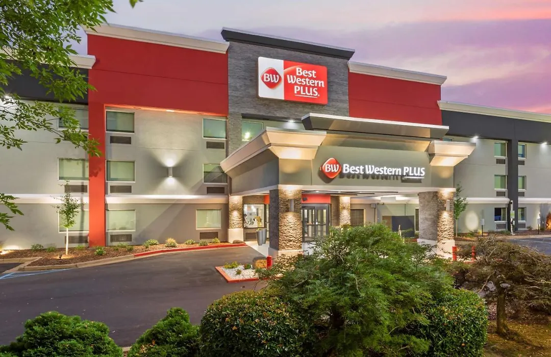 Best Western Plus Cleveland Inn & Suites-1