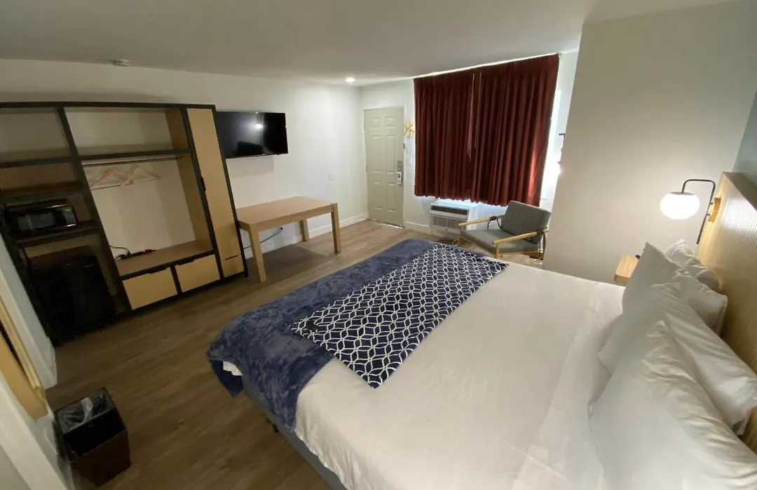 Salt Air Lodge-1