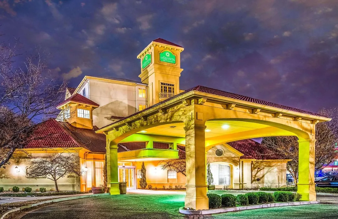 La Quinta Inn & Suites By Wyndham Colorado Springs South Ap-1