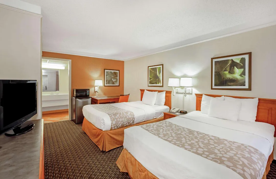 La Quinta Inn By Wyndham Houston Greenway Plaza Medical Area-1