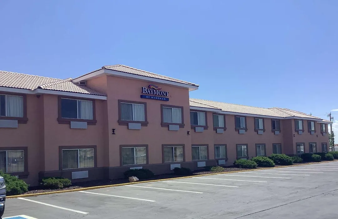 Baymont Inn & Suites By Wyndham Holbrook-1