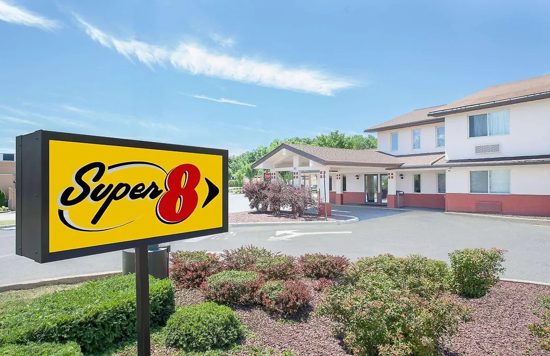 Super 8 By Wyndham Middletown-1