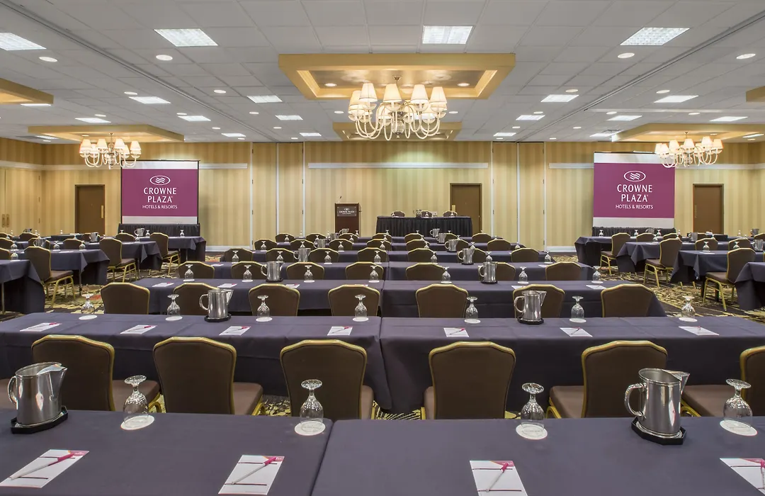 Ramada By Wyndham Cleveland Independence-1