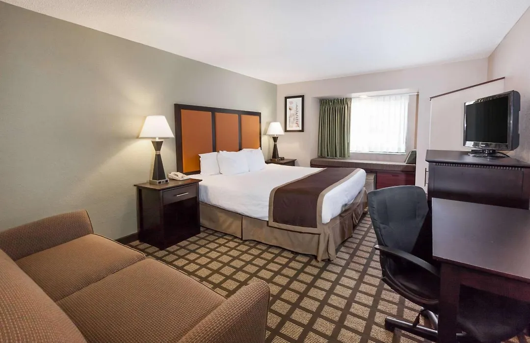 Baymont By Wyndham Gaylord-1