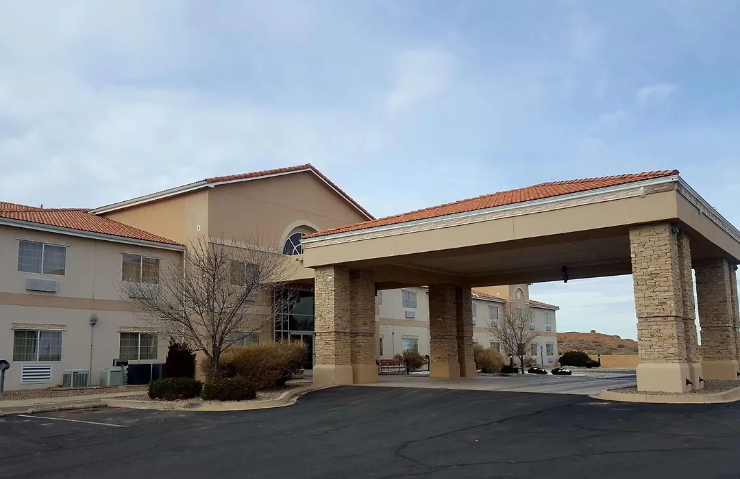 Baymont By Wyndham Belen Nm-1