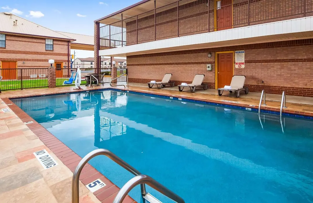 Best Western Executive Inn-1