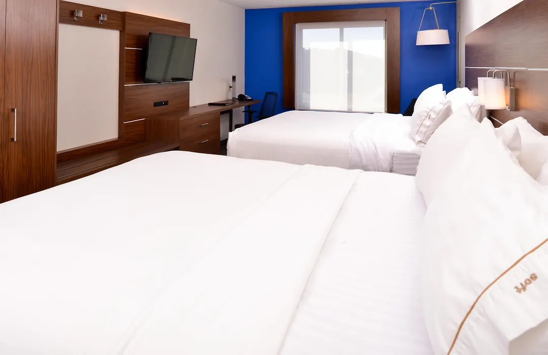 Holiday Inn Express Hotel & Suites Urbana-Champaign-U Of I Area By Ihg-1