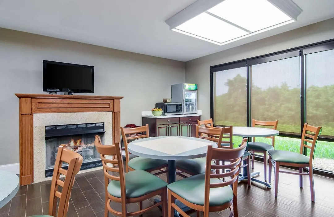 Quality Inn & Suites Canton, Ga-1