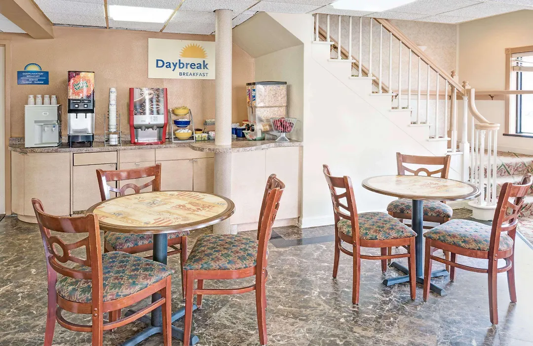 Days Inn By Wyndham Branford New Haven Conference Center-1