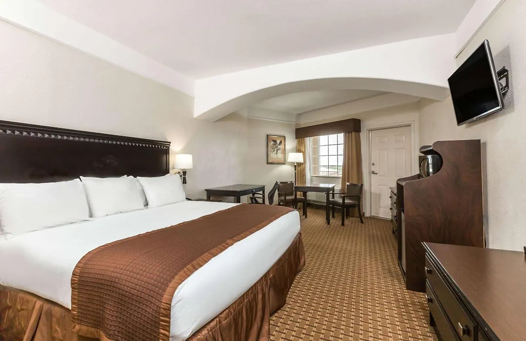 Baymont By Wyndham Galveston-1