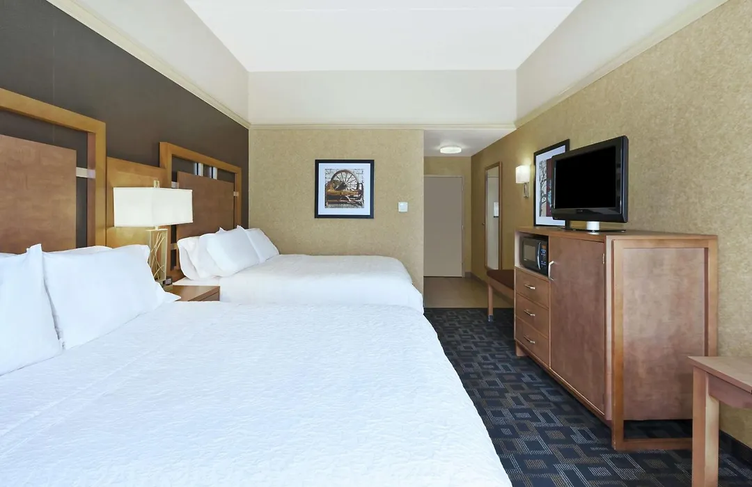 Hampton Inn Clinton-1