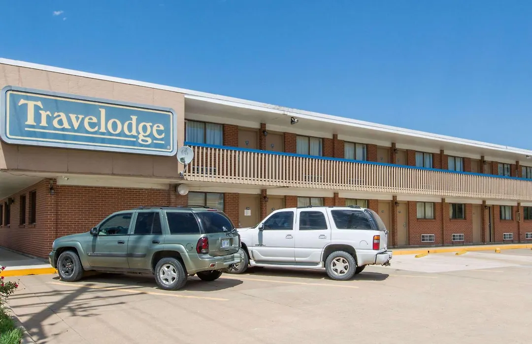 Travelodge By Wyndham Great Bend-1
