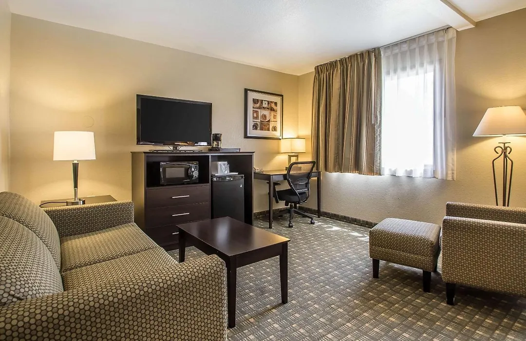Quality Inn & Suites Decorah-1