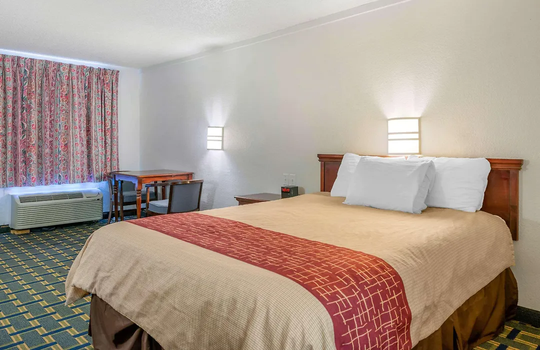 Rodeway Inn Hilliard-1