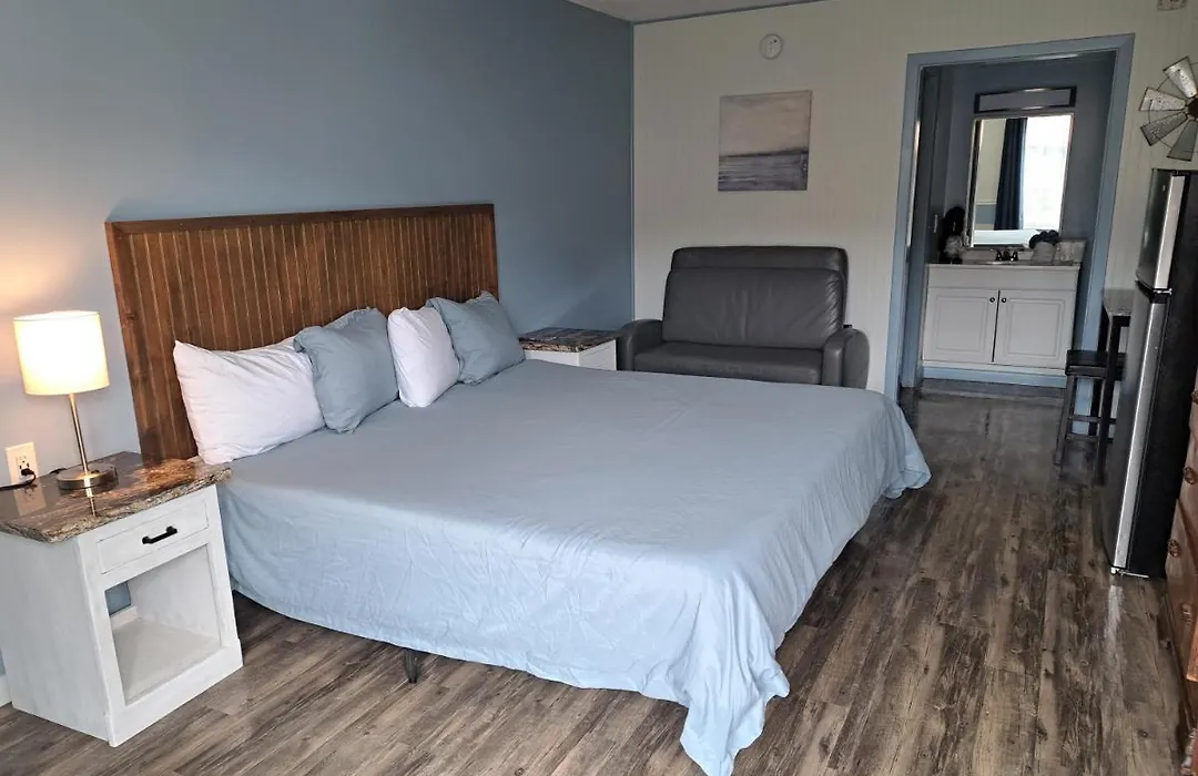 Blue Sky Inn: Pet-Friendly Oasis with Renovated Rooms-1
