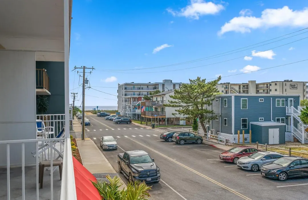 Coastal Palms Inn And Suites-1
