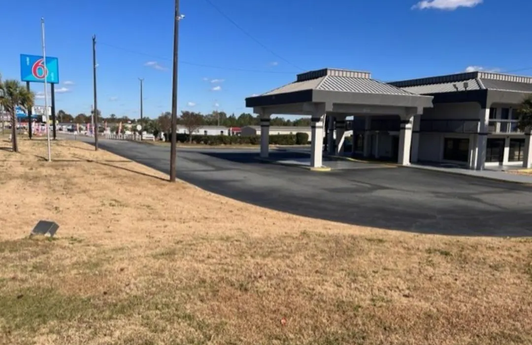 Clarion Pointe-1