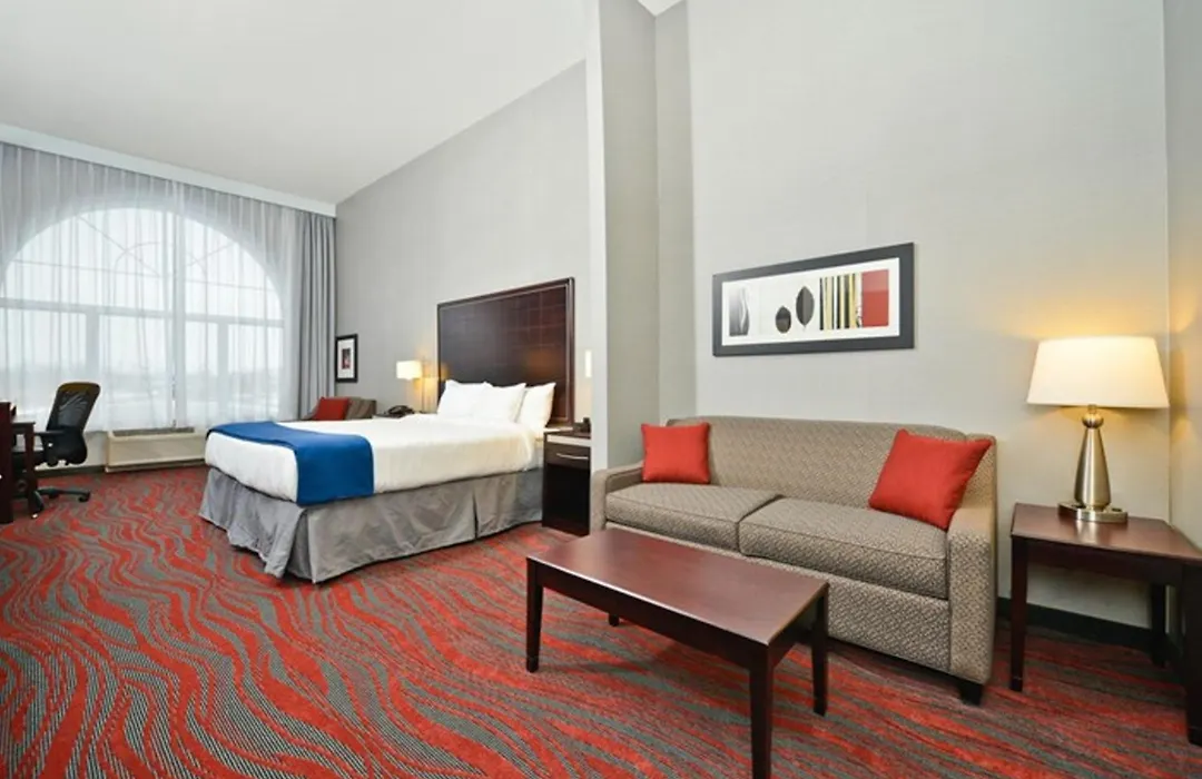 Holiday Inn Express & Suites Utica By Ihg-1
