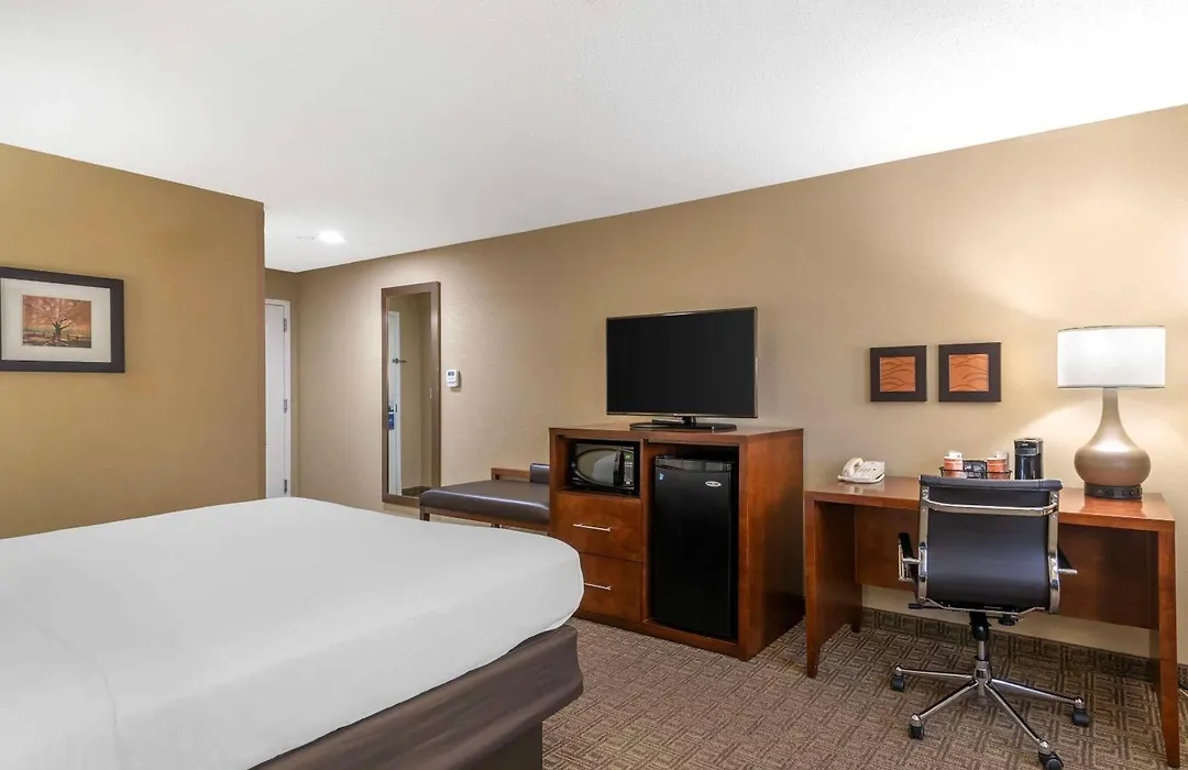 Comfort Inn & Suites Dover-Portsmouth-1