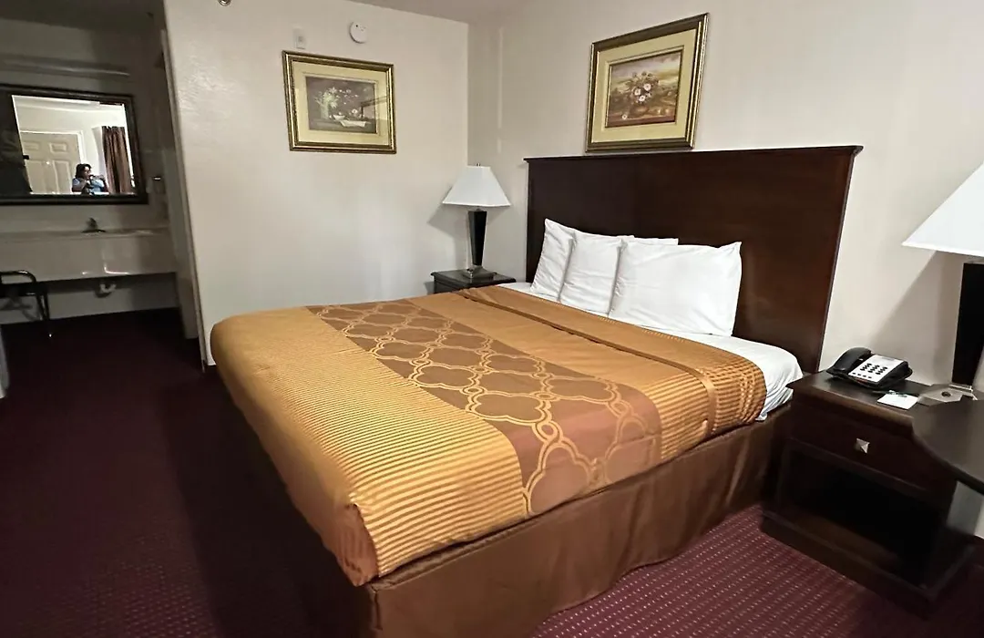 Carom Inn Denham Springs-Batonrouge-1
