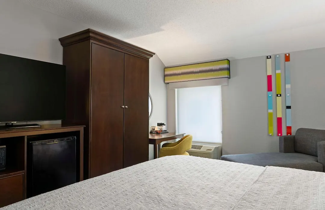 Hampton Inn & Suites Newport News-Airport - Oyster Point Area-1