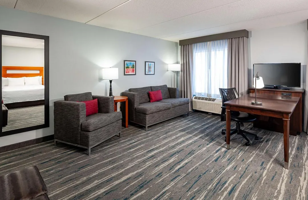 Hampton Inn & Suites St. Louis At Forest Park-1
