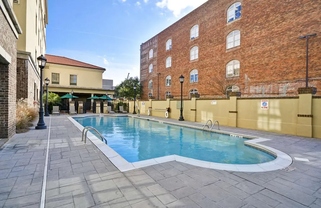 Hampton Inn & Suites Savannah Historic District-1