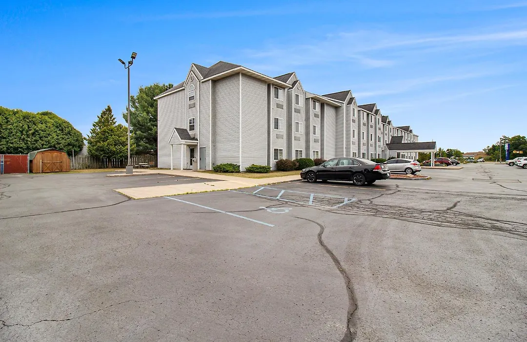 Microtel Inn And Suites Manistee-1