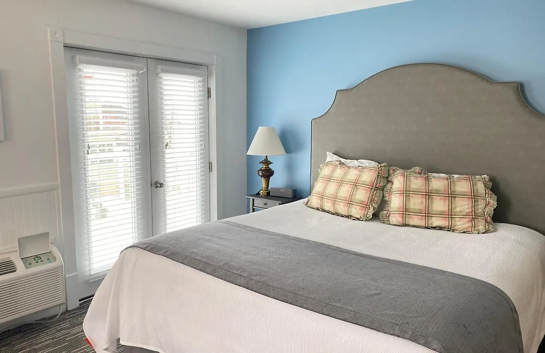 Harbor House Inn-1