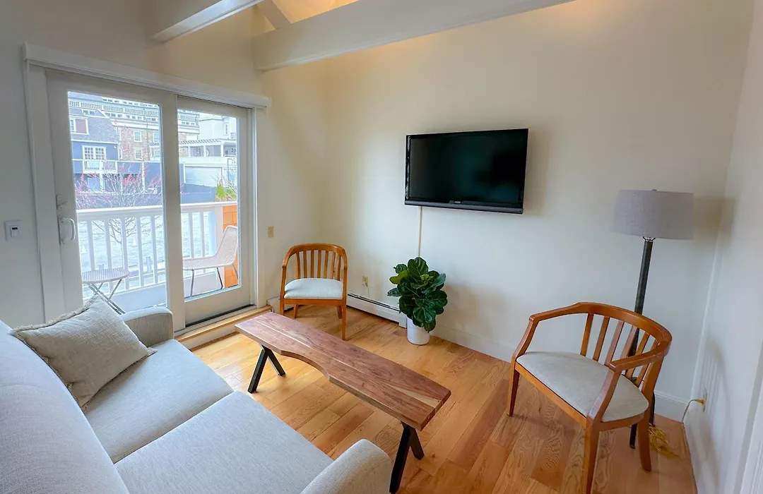 Harborside Inn-1