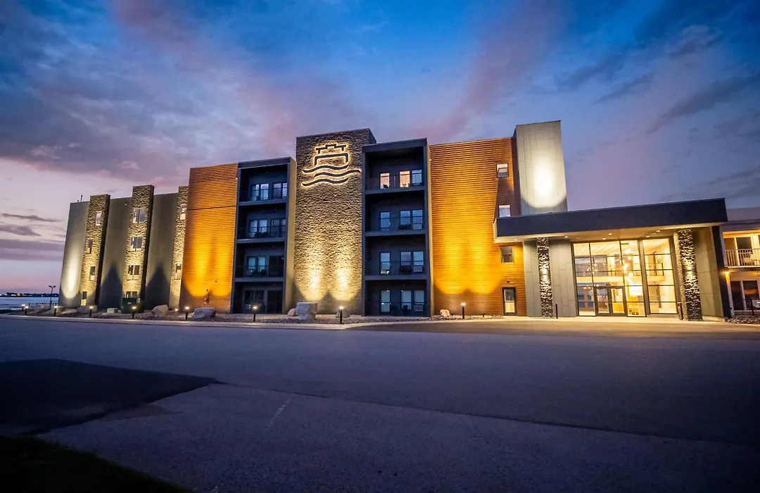Terrace Bay Hotel - Lakefront-1