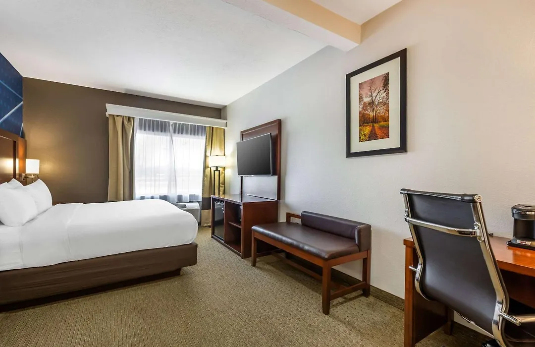 Comfort Suites Omaha East-Council Bluffs-1